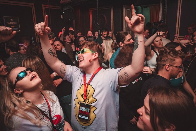1 Hour of Open Bar Pub Crawl + Karaoke + VIP Entry to Best Clubs - Key points to know before you book