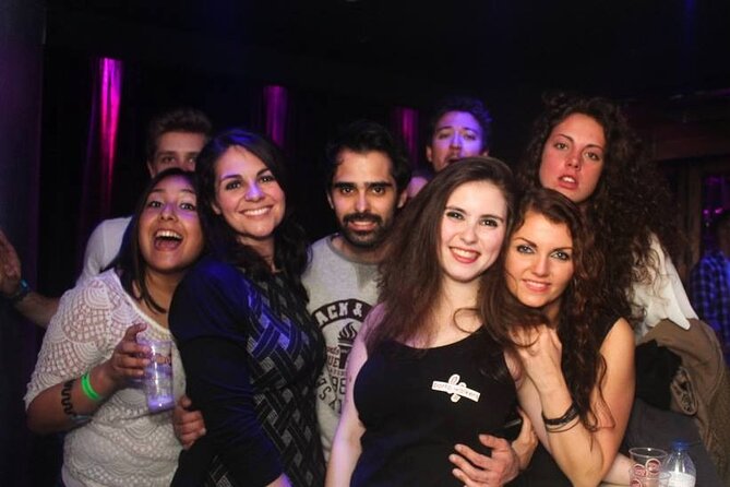 4-hour Guided Porto Pub Crawl with 6 drinks and VIP CLUBentry - Key points at a glance