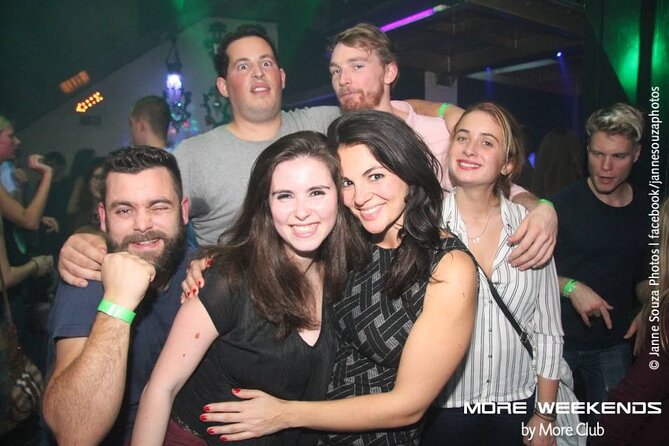 4-hour Guided Porto Pub Crawl with 6 drinks and VIP CLUBentry - VIP entry at the final club