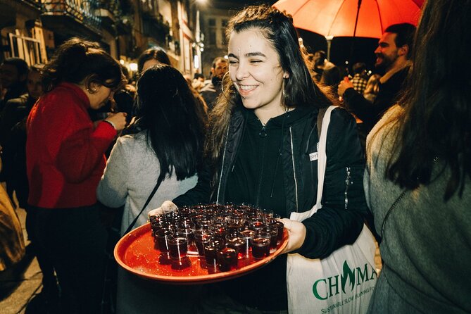 4-hour Guided Porto Pub Crawl with 6 drinks and VIP CLUBentry - Group size is the real deciding factor