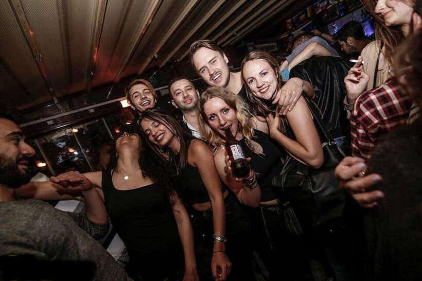 4-Hour Shanghai Pub Crawl (bars & nightclub hopping) - Tony’s role and how the group is handled