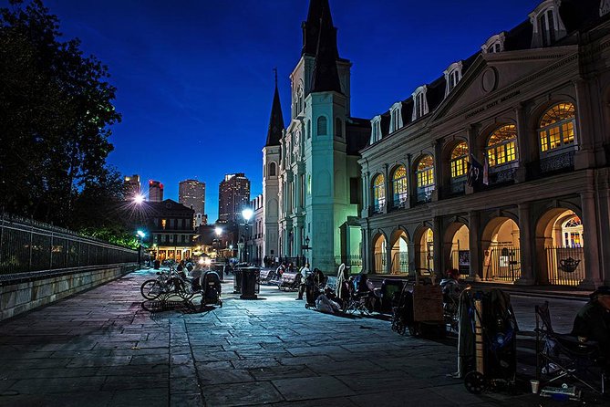Adults Only Haunted Pub Crawl in New Orleans - Pirates Alley and the literary side of the Quarter