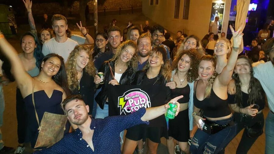Alicante: Guided Pub Crawl with Shots and Beer - The final club and its €10 value