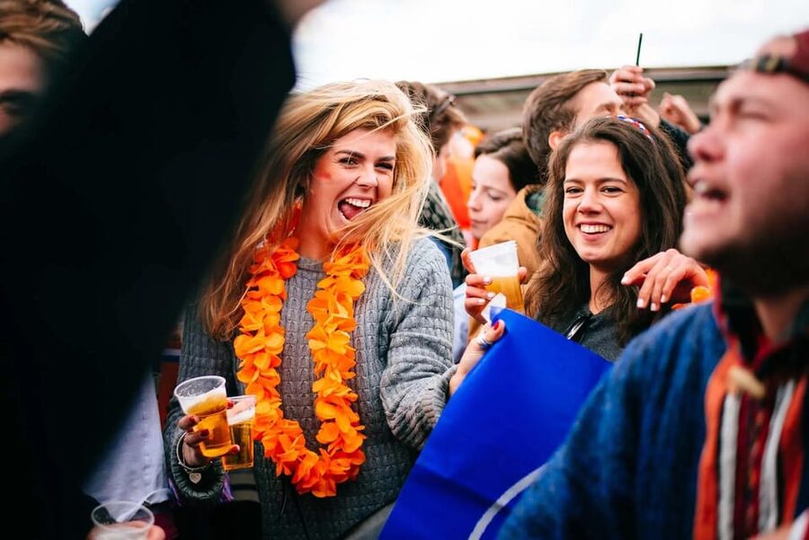 Amsterdam: King’s Day Pub Crawl with VIP Club Entry - Starting with bars, shots, and drink deals