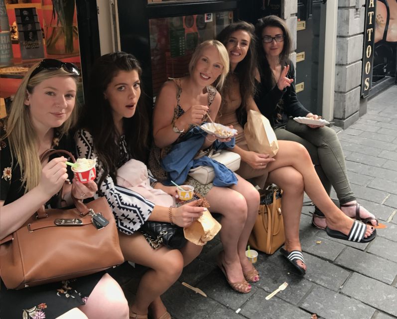 Amsterdam: Red Light District and Local Pub Tour - The guides are the main reason to book