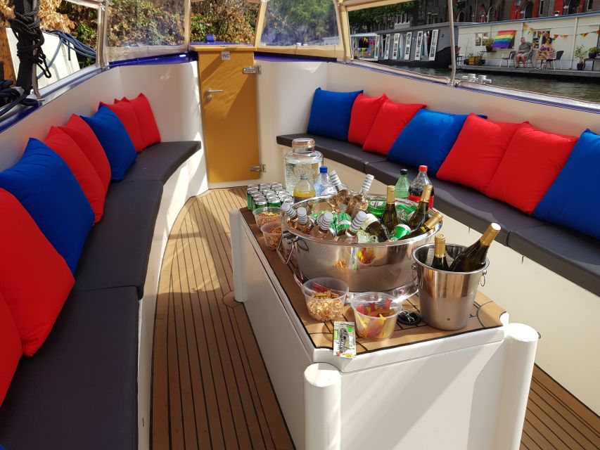 Amsterdam: Red-Light District Pub Crawl and Booze Boat Tour - A canal cruise with a party built in