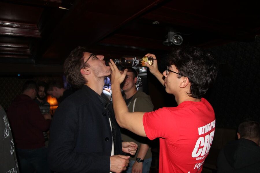 Amsterdam: Red-Light District Pub Crawl and Booze Boat Tour - Dress code, ID, and practical rules