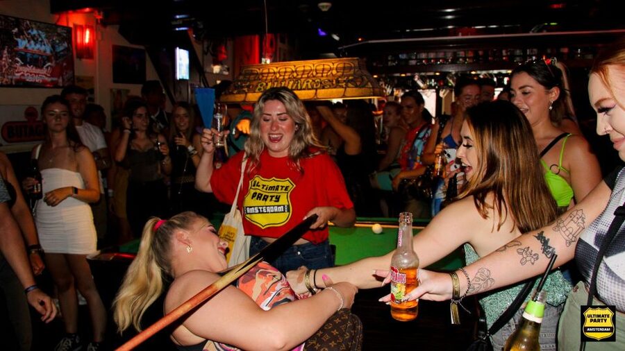 Amsterdam: Red Light District Pub Crawl with Unlimited Shots - Four pubs, four chances to find your kind of night