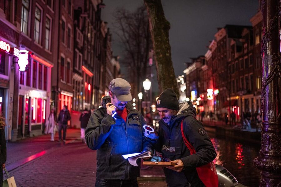 Amsterdam: Self-guided Red Light District Pub Crawl Mystery - Weather, phones, and the self-guided setup