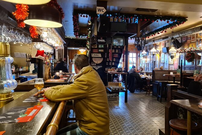 Antwerp Pub Crawl - Tram 3 offers a relaxed Oude Koornmarkt pause