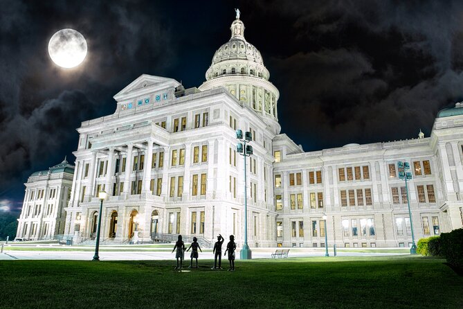 Austin Spirits & Spirits Haunted Pub Crawl - East 6th Street after dark