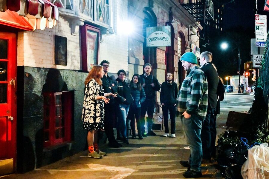 Baltimore: Boos and Booze Haunted Pub Crawl - Who should book the Boos and Booze crawl?