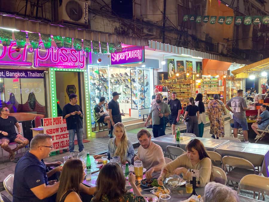 Bangkok Bar Hopping Tour in Siam - Who should book this Bangkok night out?