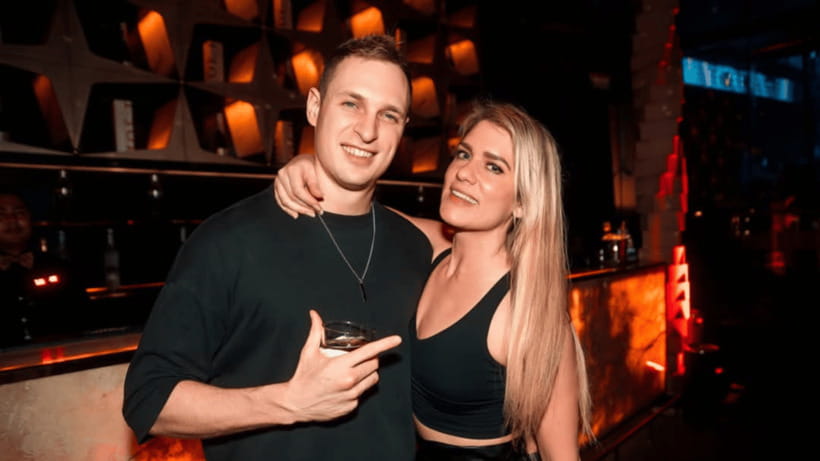 Bangkok: The Speakeasy, Rooftop & Iconic Venues Pub Crawl - Levels Club finishes with entry and a table