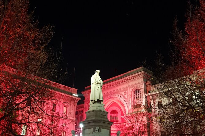 Bar Hopping in Milan - The guide can make or break the evening