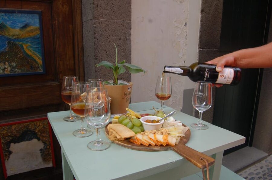 Bar hopping & Poncha Workshop in Funchal - Ginja in an edible chocolate cup