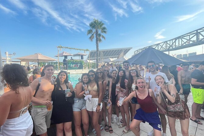 Barcelona Pub Crawl by KING -The Best Party tour & VIP Club Entry - The walk toward the club district
