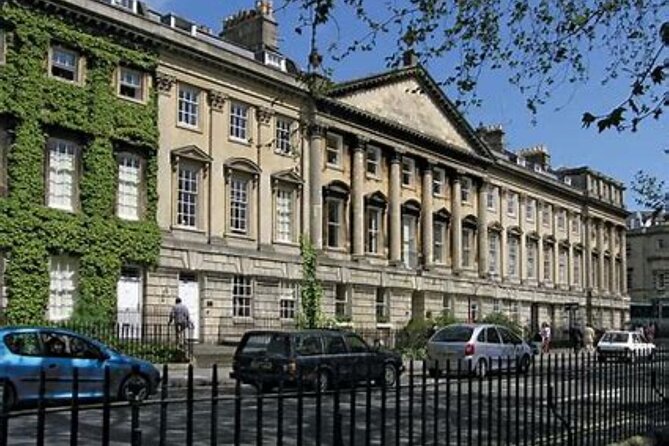 Bath: Local Pubs & Historic Sights Walking Tour (3h) - What the guide adds to the experience