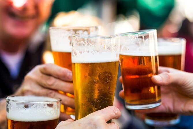 Bath: Local Pubs & Historic Sights Walking Tour (3h) - Meeting Bath Abbey and the ancient springs