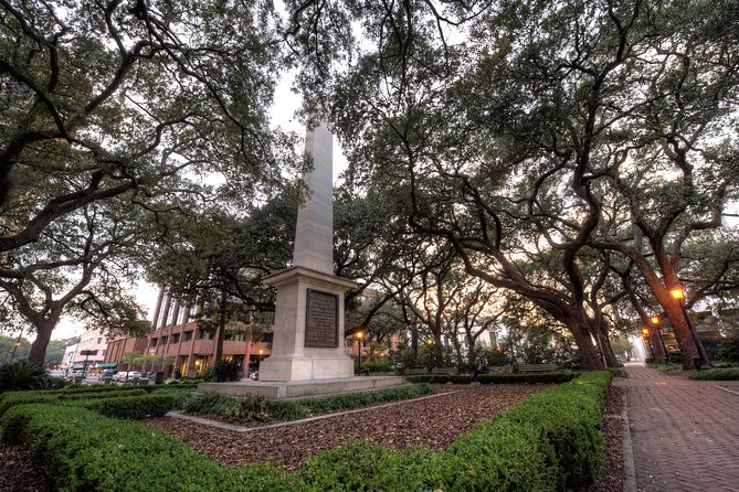 Battles & Brews Pub Crawl in Savannah - The DeSoto Savannah and Robert E. Lee