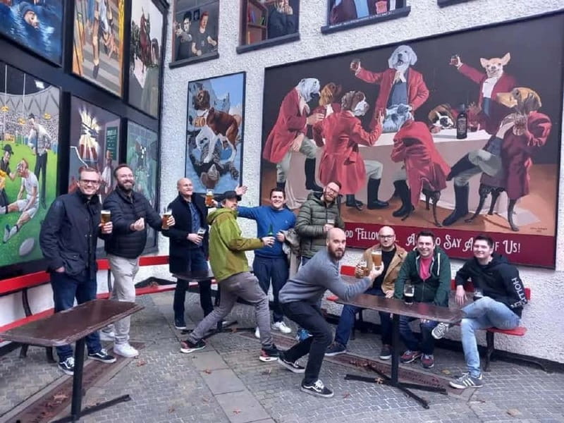 Belfast: Pub Crawl and Bar Walking Tour with Two Drinks - Who should book this Belfast night out?