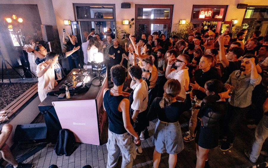 Berlin: Pub Crawl with Shots and VIP Club Entry - Key points before you book