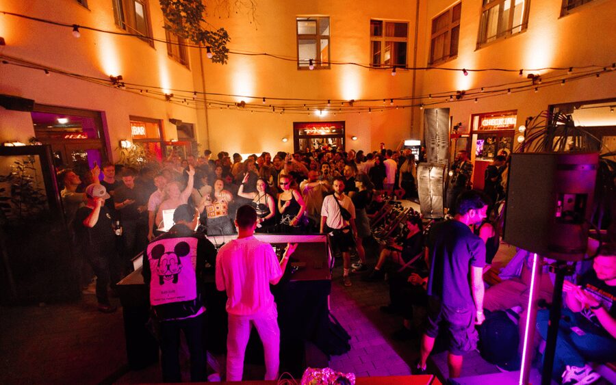 Berlin: Pub Crawl with Shots and VIP Club Entry - Is $22 good value?
