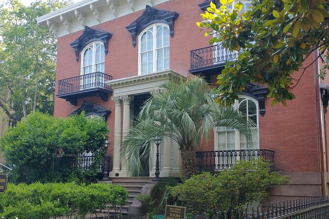 Bloody Murder Savannah Pub Crawl - A true crime walk through Savannah’s old streets