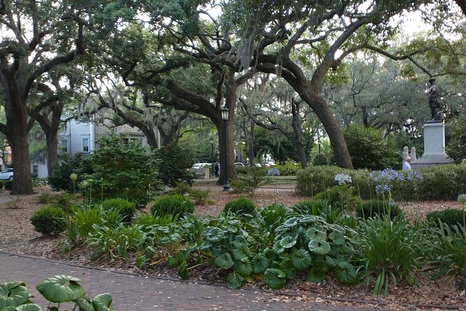 Bloody Murder Savannah Pub Crawl - A route that ends at Monterey Square