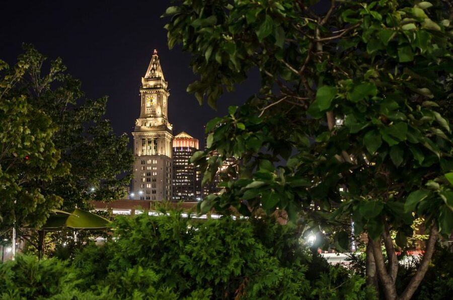 Boston: Haunted Pub Crawl of Historic Pubs and Taverns - Patriots, taverns, and the darker side of the Revolution
