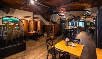 Bratislava: Pub Crawl with VIP Entry, Free Shots & Beer