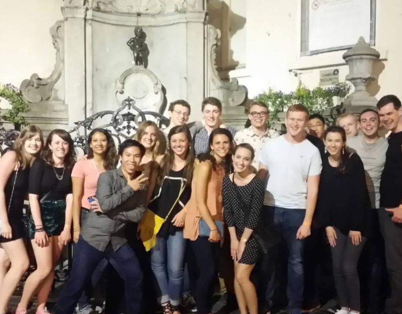 Brussels: Pub Crawl and Nightlife Party Experience - The last stop and the 1am club entrance