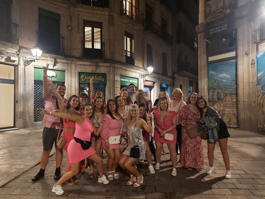 Budapest: Ruin Bar Pub Crawl with Entry Tickets - Games, free shots, and the social side