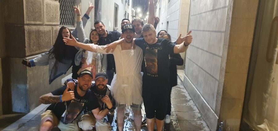 Budapest: Ruin Bar Pub Crawl with Entry Tickets - Ending at Instant Fogas