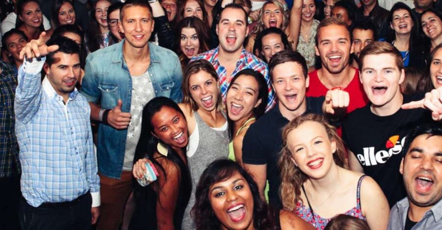 Cairo: Pub Crawl and Speakeasy Bar Tour with 2 Free Drinks - The discreet speakeasy brings the group together