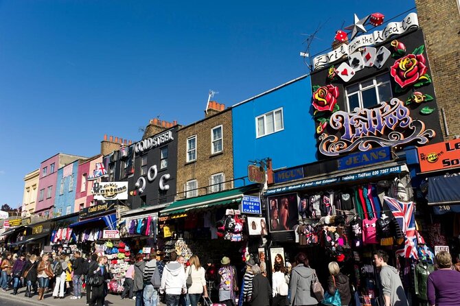 Camden Pub Crawl in London - Walking through Camden after dark