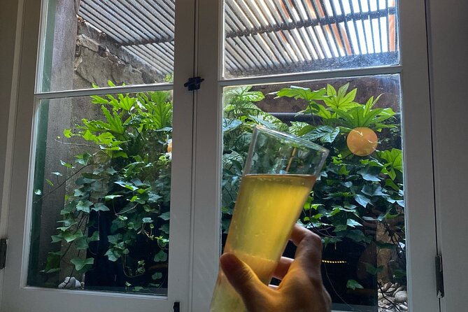 Charleston's Historic Pubs, Taverns, and Taprooms Tour - Stop Two: Local Beer and Time to Talk