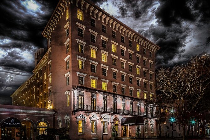 Charleston’s Spirits & Spirits Haunted Pub Crawl - Why this Charleston ghost walk works