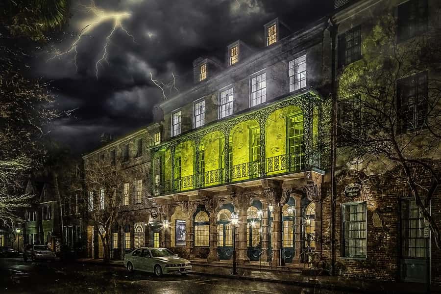 Charleston: Spirits & Spirits Haunted Pub Crawl - Bar Vaute adds a different atmosphere