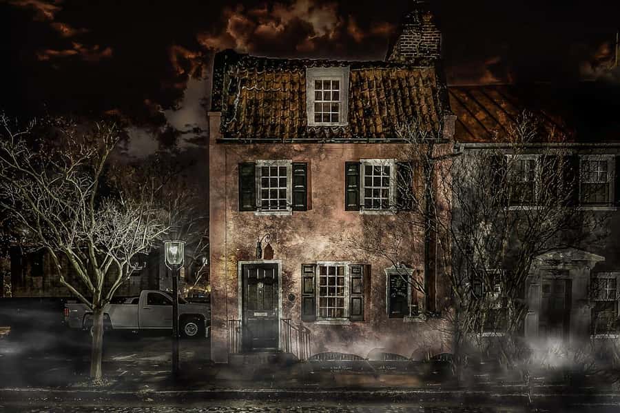 Charleston: Spirits & Spirits Haunted Pub Crawl - The Boo Hag, Angel Oak, and Charleston after dark