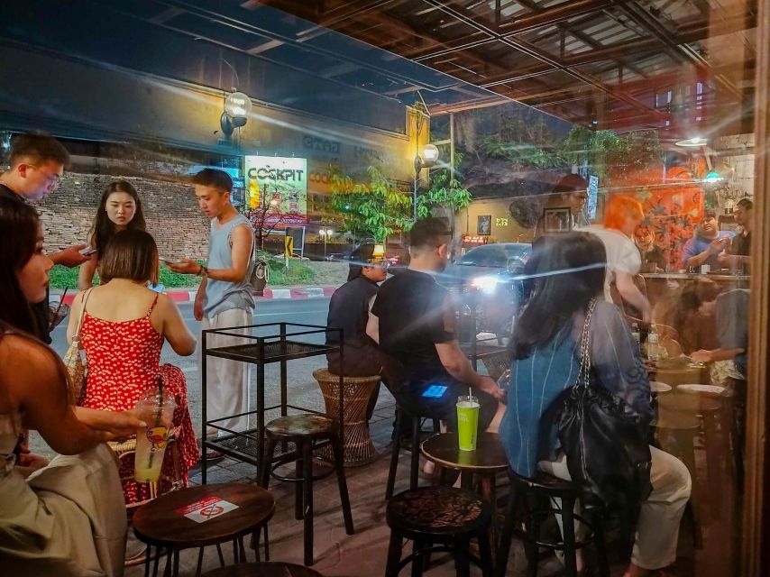 Chiang Mai: Chiang Mai Bar Hopping Guided Night Tour - The North Gate Jazz Co-Op: one hour of live music