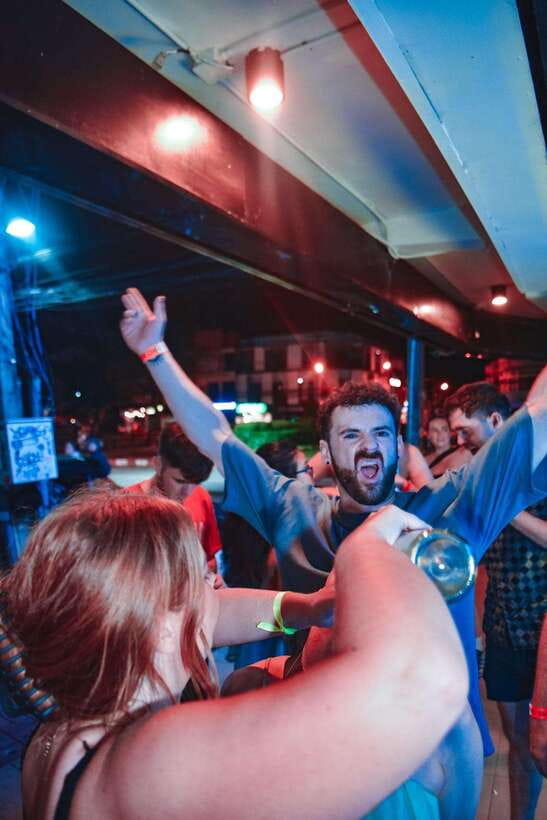 Chiang Mai Pub Crawl: The Best Nightlife in Town! - Should you book the Chiang Mai Pub Crawl?