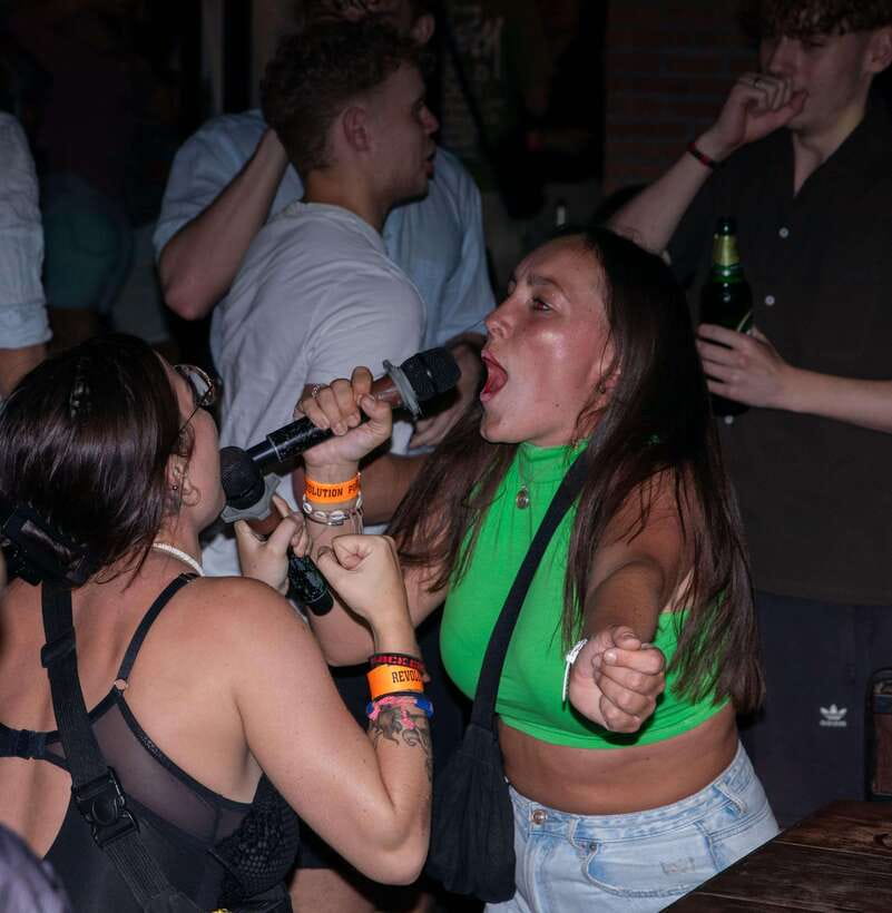 Chiang Mai Pub Crawl: The Best Nightlife in Town! - The short walks and changing bar route