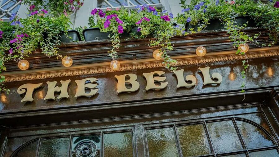 City of London Historic Pub Tour with Beers and Bar Snacks - Four pubs, four beers, and four half-hour stops