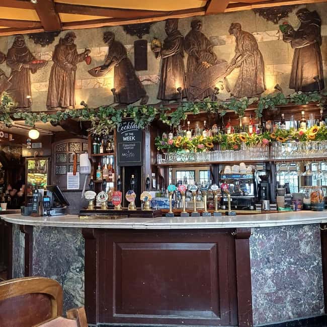 City of London: Historic Pub Walking Tour - Ye Olde Cheshire Cheese and London’s literary past