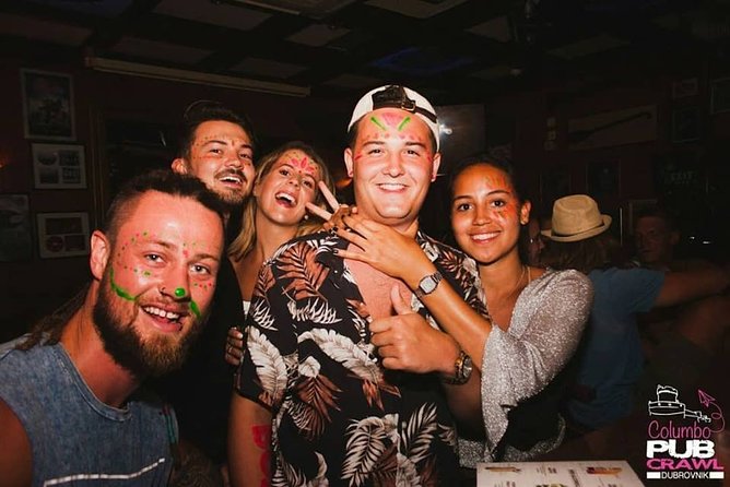 Columbo Pub Crawl Belgrade - Drinks, photos, and the social setup