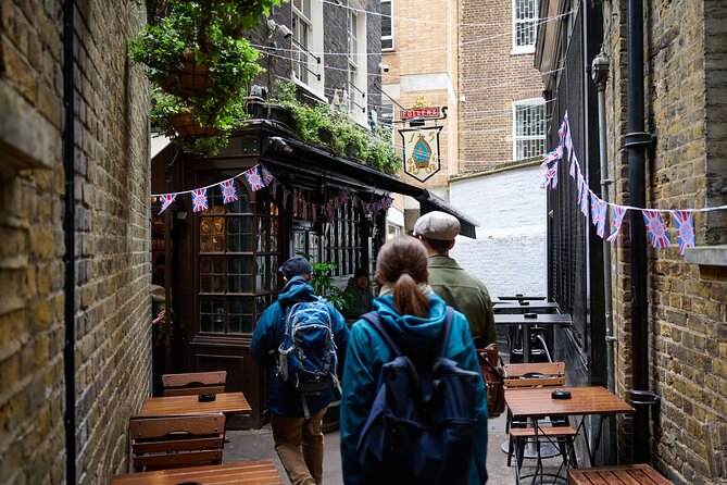 Devour London Historical Pub Tour:Traditional British Food & Ales - What the 3:00 pm London pub tour is really like