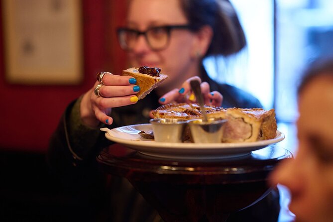 Devour London Historical Pub Tour:Traditional British Food & Ales - Ye Olde Cheshire Cheese and the most atmospheric stop