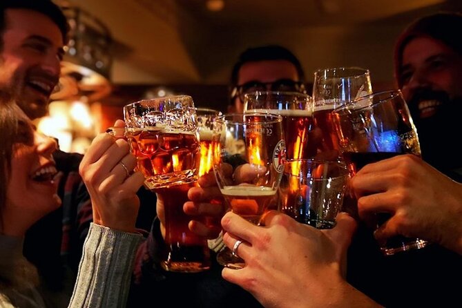 Downtown Austin Live Music Pub Crawl - Darwin’s Piano Bar turns the group into the entertainment