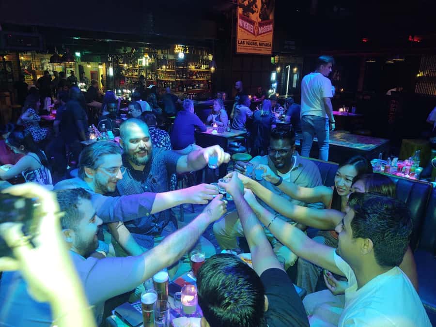 Dubai: Pub Crawl Nightlife Tour - Why solo visitors often get the most from it